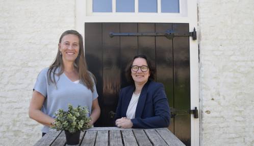 Twee bijzonder hoogleraren Twee bijzonder hoogleraren