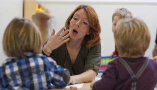 Het gebruik van gebaren bij jonge kinderen met TOS