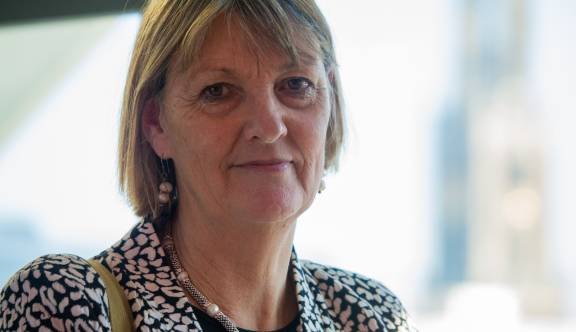 Sue Roulstone: Meedoen in de klas en vriendjes hebben zijn ook effecten van therapie