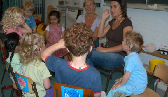 Welke  toekomst heeft het onderwijs aan doven en slechthorenden?