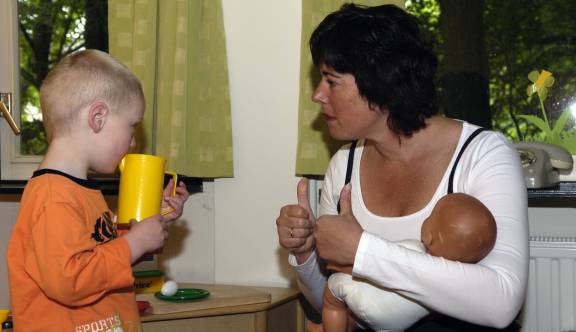 Vroegbehandeling van spraak- en taalproblemen: een effectieve multidisciplinaire benadering