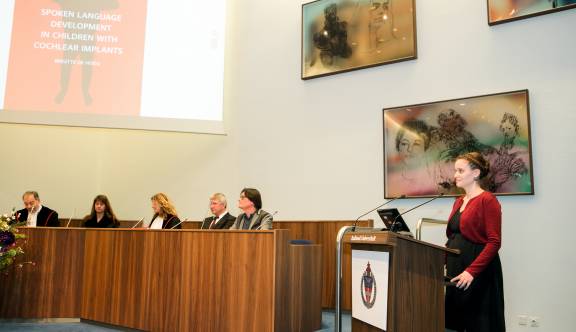 Brigitte de Hoog: “Veel kinderen met een CI hebben ook taaltraining nodig”