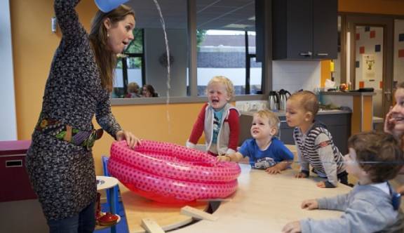 Taalbeleid binnen de gezinsbegeleiding voor kinderen met een auditieve beperking