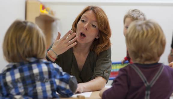 Het gebruik van gebaren bij jonge kinderen met TOS